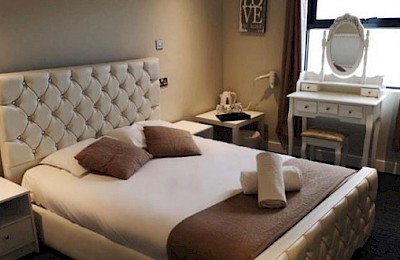 The R Inn Hotel