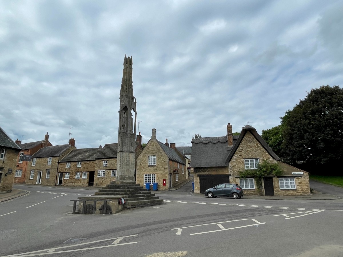 Eleanor Cross Geddington